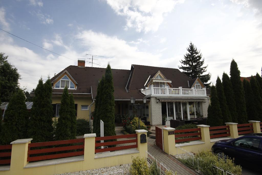 Hotel Parti Panzio Tata Exterior foto