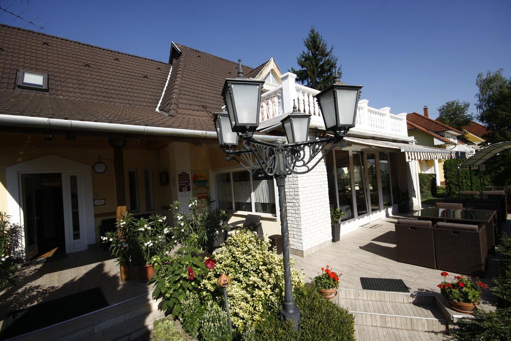 Hotel Parti Panzio Tata Exterior foto