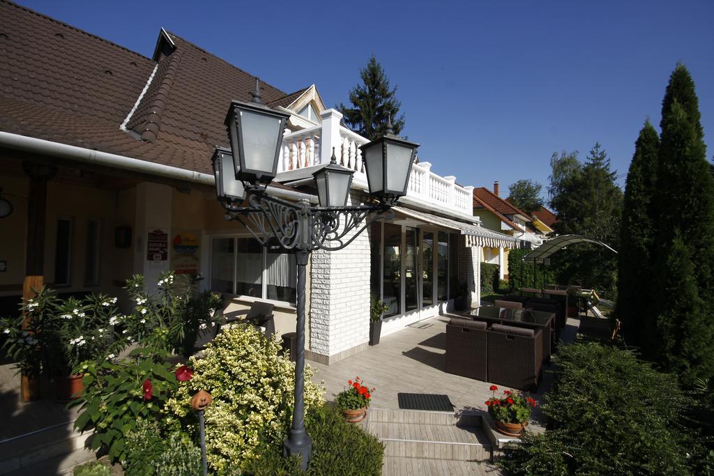 Hotel Parti Panzio Tata Exterior foto