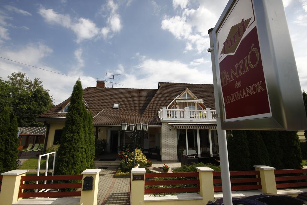 Hotel Parti Panzio Tata Exterior foto